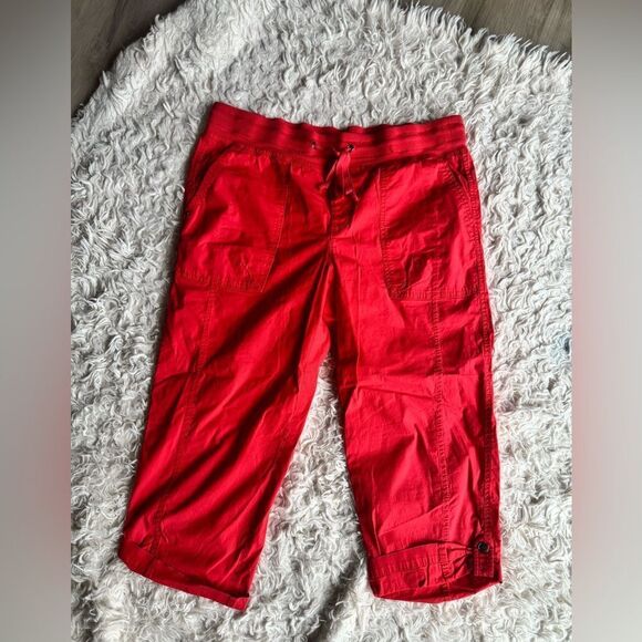 Classic Apparel Khakis & Company Red Cargo Capri Pants Size 8 - Picture 1 of 5